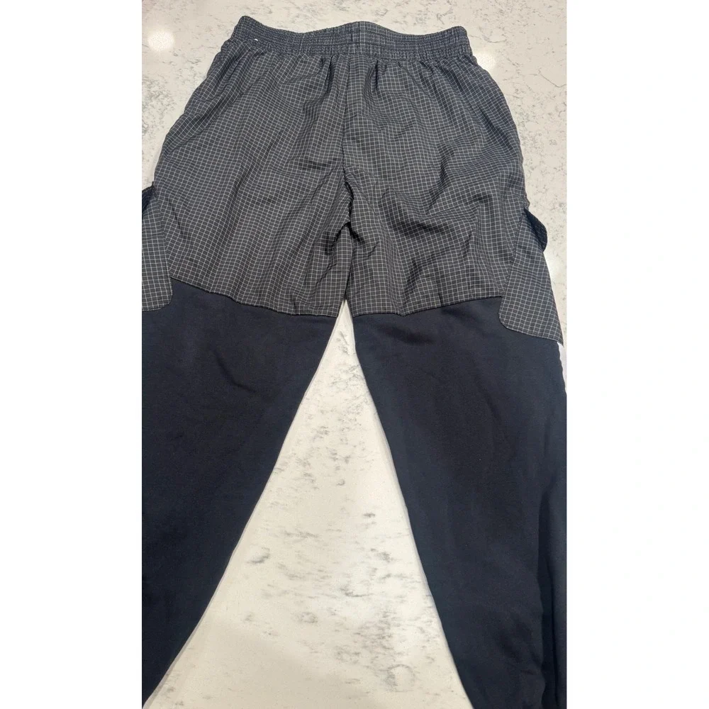 Nike Youth Cargo Joggers Black Grid Pattern Mixed Media Sweatpants Large. NWOT.